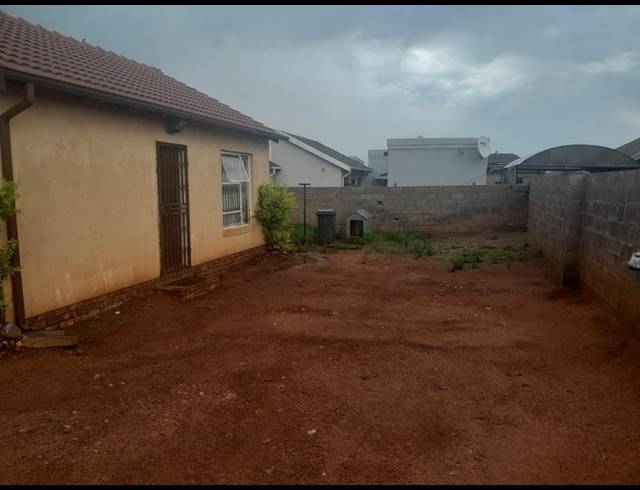 2 BEDROOM HOUSE FOR SALE IN BRAAMFISCHERVILLE